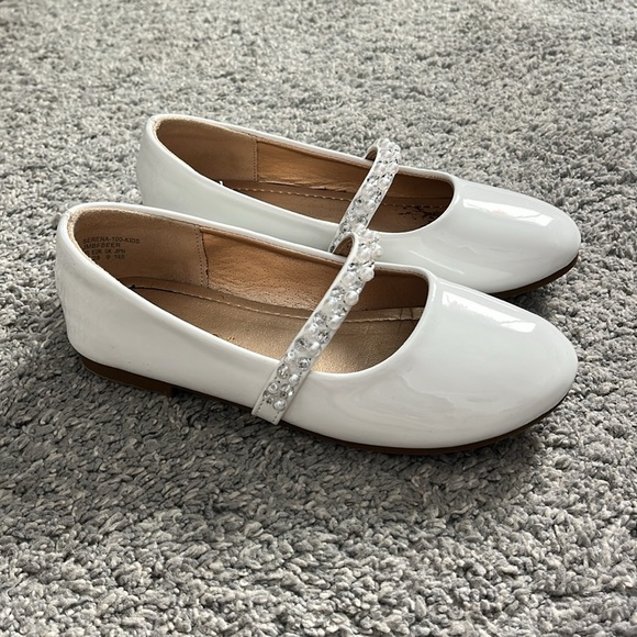 Dream Pairs | Dress Shoes with Beaded Strap for Little Girls - Picture 4 of 11